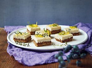 Vegan koláč s citronem a kešú