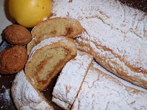 Domácí jablečný závin (štrůdl)