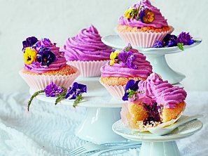 Cupcakes s borůvkovým srdcem