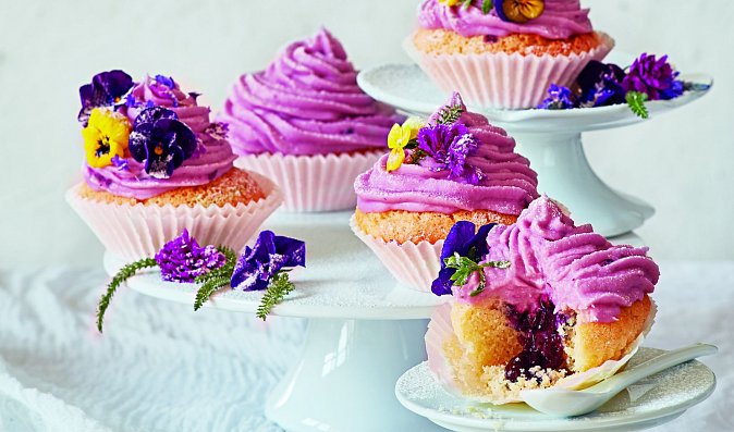 Cupcakes s borůvkovým srdcem
