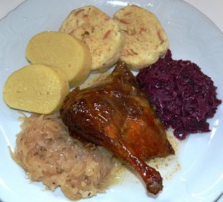 Svatomartinská husa 5 hodin pečená