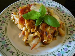 Těstoviny zapečené s mozzarellou