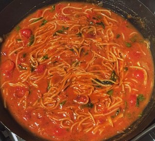 Vegan těstoviny z jedné pánve