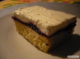 Višňový šlehačkový dort