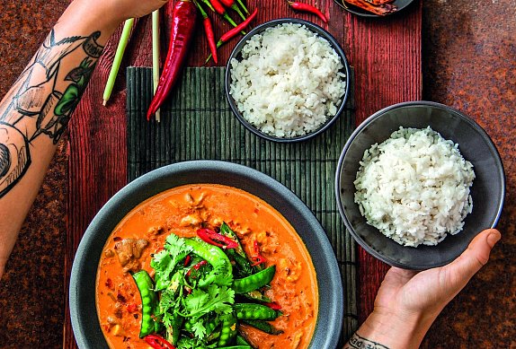 Červené kuřecí kari