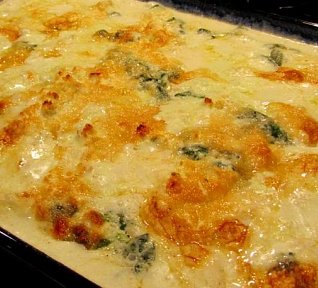Luxusní špenátové gnocchi s kuřecím, nivou a smetanou Luxusní špenátové gnocchi s kuřecím, nivou a smetanou