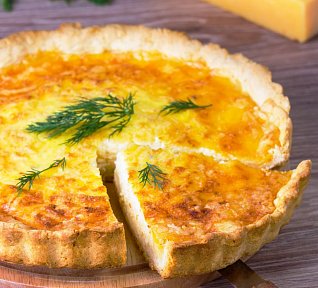 Fenyklový koláč s tvarůžkovou krustou