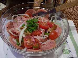 Buřtový salát s houbami