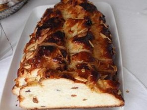 Vláčná bramborová vánočka