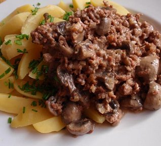 Dušené mleté maso se žampióny