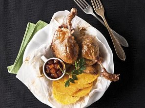 Kachní stehna s polentovymi placičkami (Entenkeule mit Polentaplätzchen) Kachní stehna s polentovymi placičkami (Entenkeule mit Polentaplätzchen)