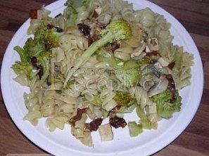 Těstoviny brokolice ham a mňam Těstoviny brokolice ham a mňam