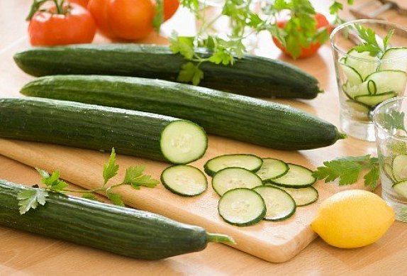 Jednoduchý lehký zeleninový salát
