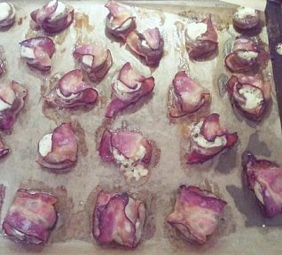 Žampiony plněné s olivovým olejem a nivou