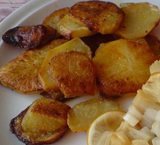 Opékané pikantní bramborové plátky