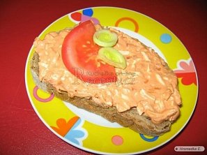 Červená tofu pomazánka Červená tofu pomazánka