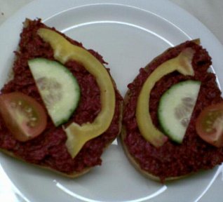 Pomazánka z červené řepy s česnekem