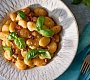 Gnocchi se slaninou, sušenými rajčaty a parmazánem