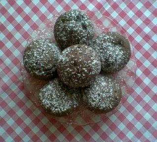 Luxusní muffiny s oříšky a čokoládou Luxusní muffiny s oříšky a čokoládou