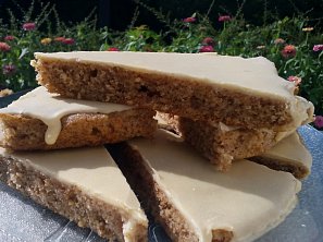 Ořechové řezy s polevou z remosky