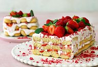Letní tiramisu s jahodami a malinami