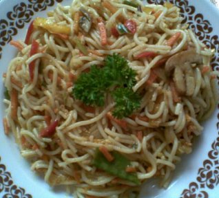 Smažené špagety se zeleninou