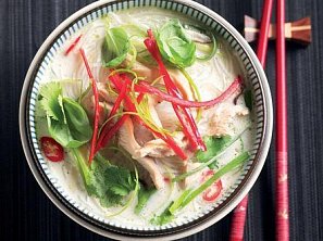 Thajská kuřecí polévka