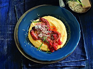 Krémová polenta s klobáskami
