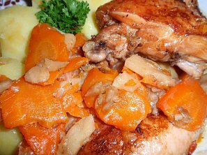 Kuře na čerstvém zázvoru s kořenovou zeleninou