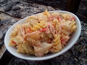 Květákový salát s těstovinami