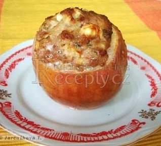 Jablka plněná mletým masem