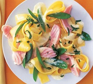 Těstoviny s lososem na citronu