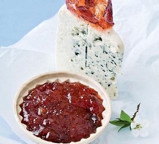 Sýr se švestkovou marmeládou