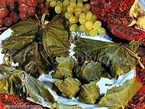 Jarpag dolma - masem plněné vinné listy
