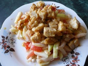 Zeleninový salátek s kuřecím masem