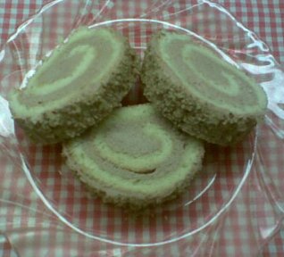 Oříškovo-nugátová roláda