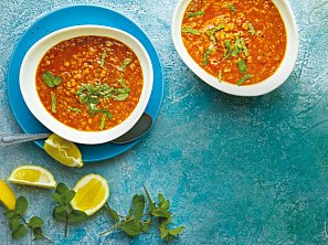 Polévka z červené čočky