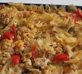 Zapékané těstoviny se strouhaným kuřecím