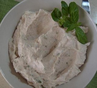 Jednoduchá pomazánka z ricotty se šunkou