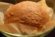 Domácí chleba z žitné mouky