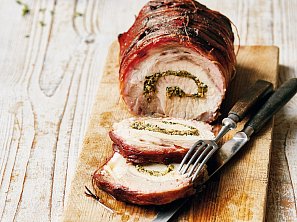 Rolovaná krkovice à la porchetta