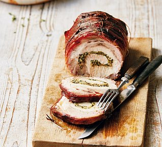 Rolovaná krkovice à la porchetta