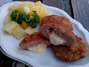 Mleté řízky (karbanátky) s mozzarellou