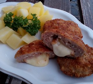 Mleté řízky (karbanátky) s mozzarellou