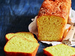 Jemný toastový chléb s kurkumou