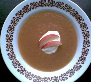 Sladká jablková polévka