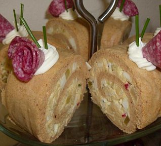 Roláda s vajíčkovým salátem