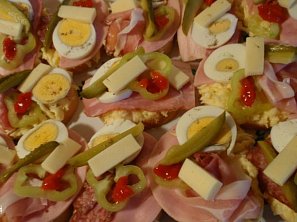 Bramborovo-česneková pomazánka se sýrem