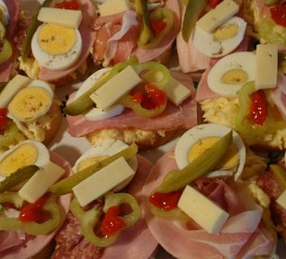 Bramborovo-česneková pomazánka se sýrem