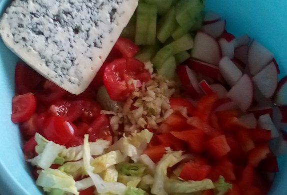 Zeleninový salát s Nivou